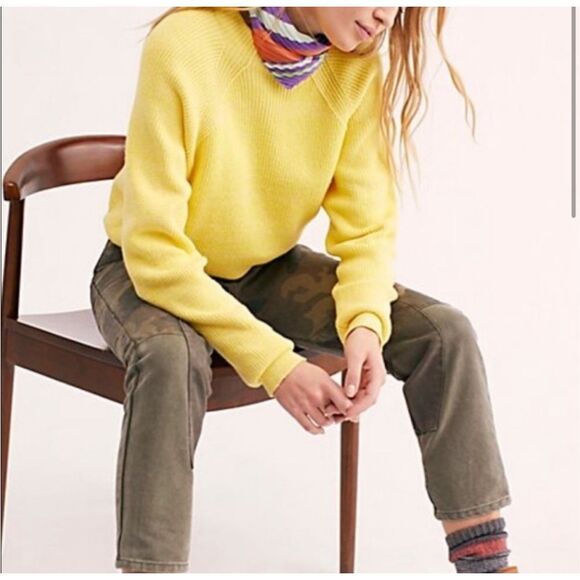 Free People Too Good Yellow Ribbed Relaxed Casual Mock Neck Sweater Size XS - Picture 1 of 6